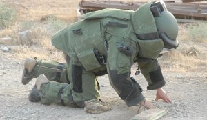Esercito, artificiere di Caserta al lavoro