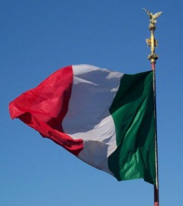 Tricolore Italiano sventola