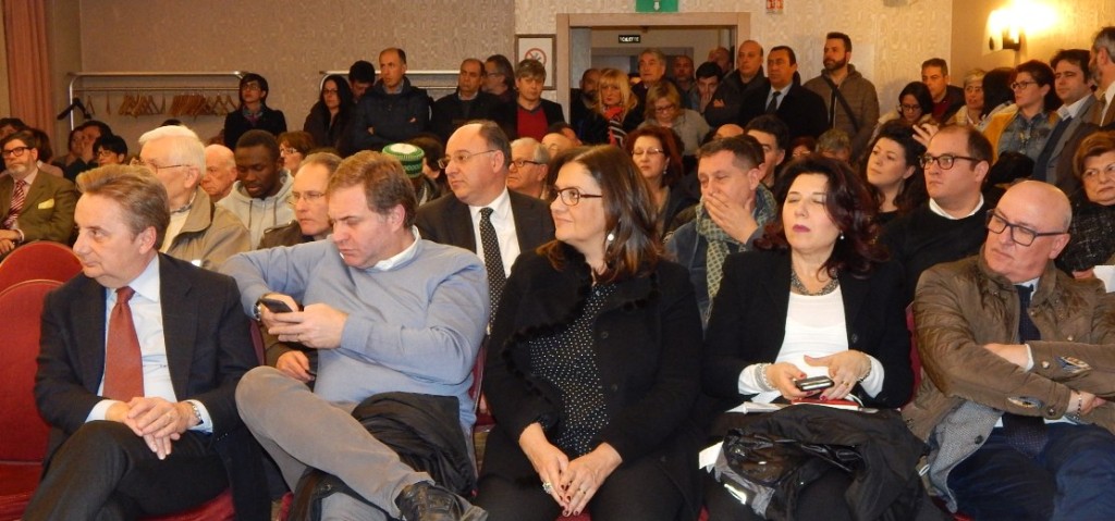 CASERTA Il pubblico presente al convegno PD 'Riannodiamo' (1)