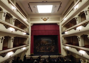 CAPUA Lo splendido interno del Teatro RICCIARDI