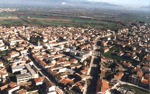 GRAZZANISE Le case del paese