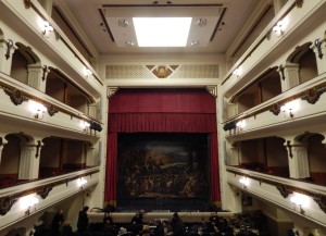CAPUA Lo splendido interno del Teatro RICCIARDI (1)