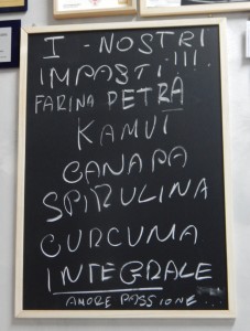 Fra i trofei la lavagnetta dei selezionati ingredienti