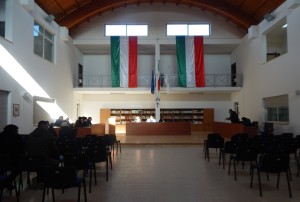 GRAZZANISE L'aula consiliare quasi deserta durante la seduta del 21 dicembre 2017