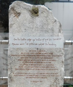 CAPUA La scrittura esposta sulla stele a perenne memoria del Placito capuano