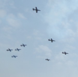 Gli MB-399 della Pan in volo acrobatico nel cielo di Grazzanise - 170418