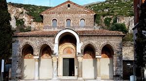 SANT'ANGELO IN FORMIS L'austera facciata della medievale basilica benedettina