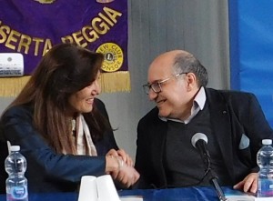 CASERTA La stretta di mano fra la ds Della Valle e il prof Iafusco