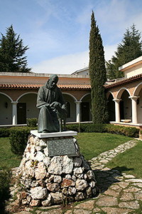 Cenacolo Santa Chiara statua P.PIO